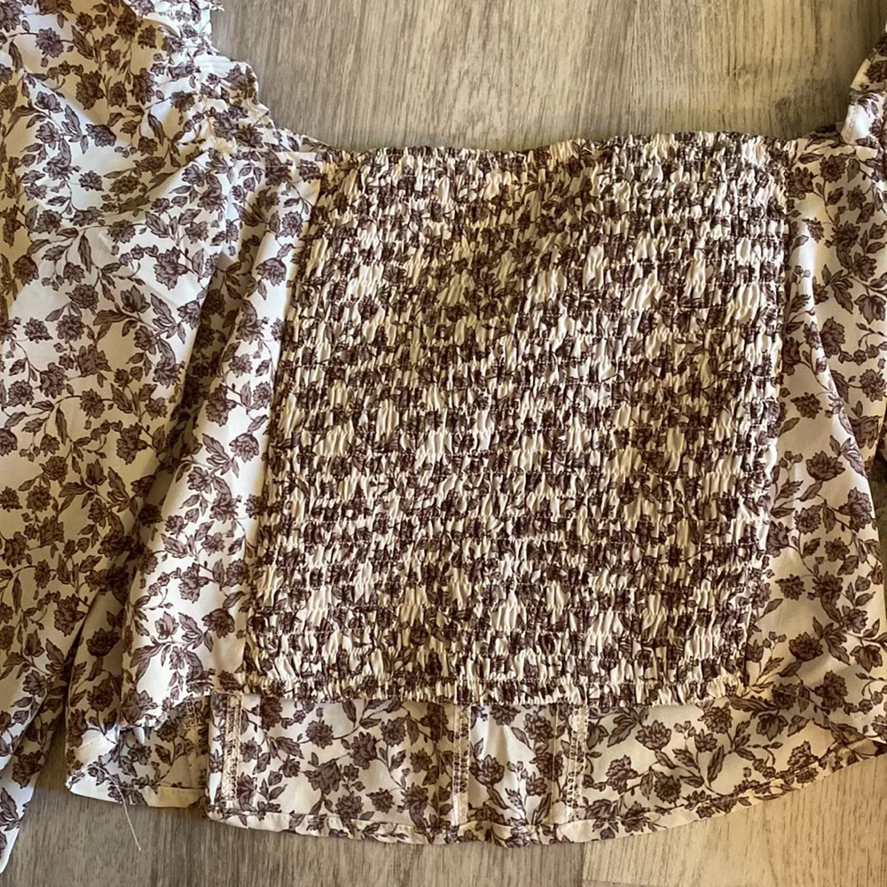 Astr Floral Square-Neck Puff Sleeve Top in Cream and Brown - Picture 5 of 5